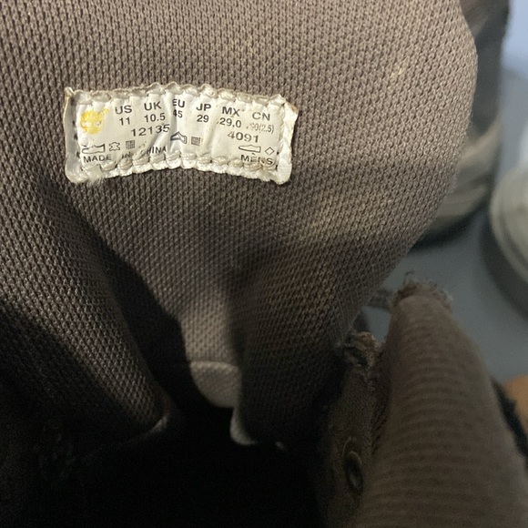 Size 11 Timberland waterproof boots - Picture 3 of 5